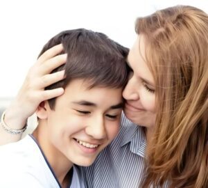 Poikani tuli kotiin "lahjan" kanssa naapuriltamme — Kun näin, mitä laatikossa oli, päätin muuttaa pois.