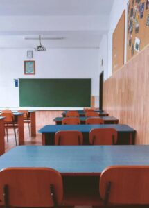 Oppilaat pilkkasivat uutta opettajaa ja yrittivät saada hänet itkemään – mutta muutaman minuutin kuluttua tapahtui jotain odottamatonta.