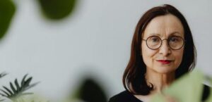He antoivat hiljaiselle siivoojalle mekon — ja hän kirjoitti heille tarinansa, joka sai kyyneleet valumaan