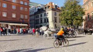 Vein 89-vuotiaan isoisoäitini koulun tanssiaisiin, ja hän oli illan tähti.